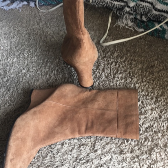 Size 71/2 high heel tan boots gently worn - Picture 7 of 8